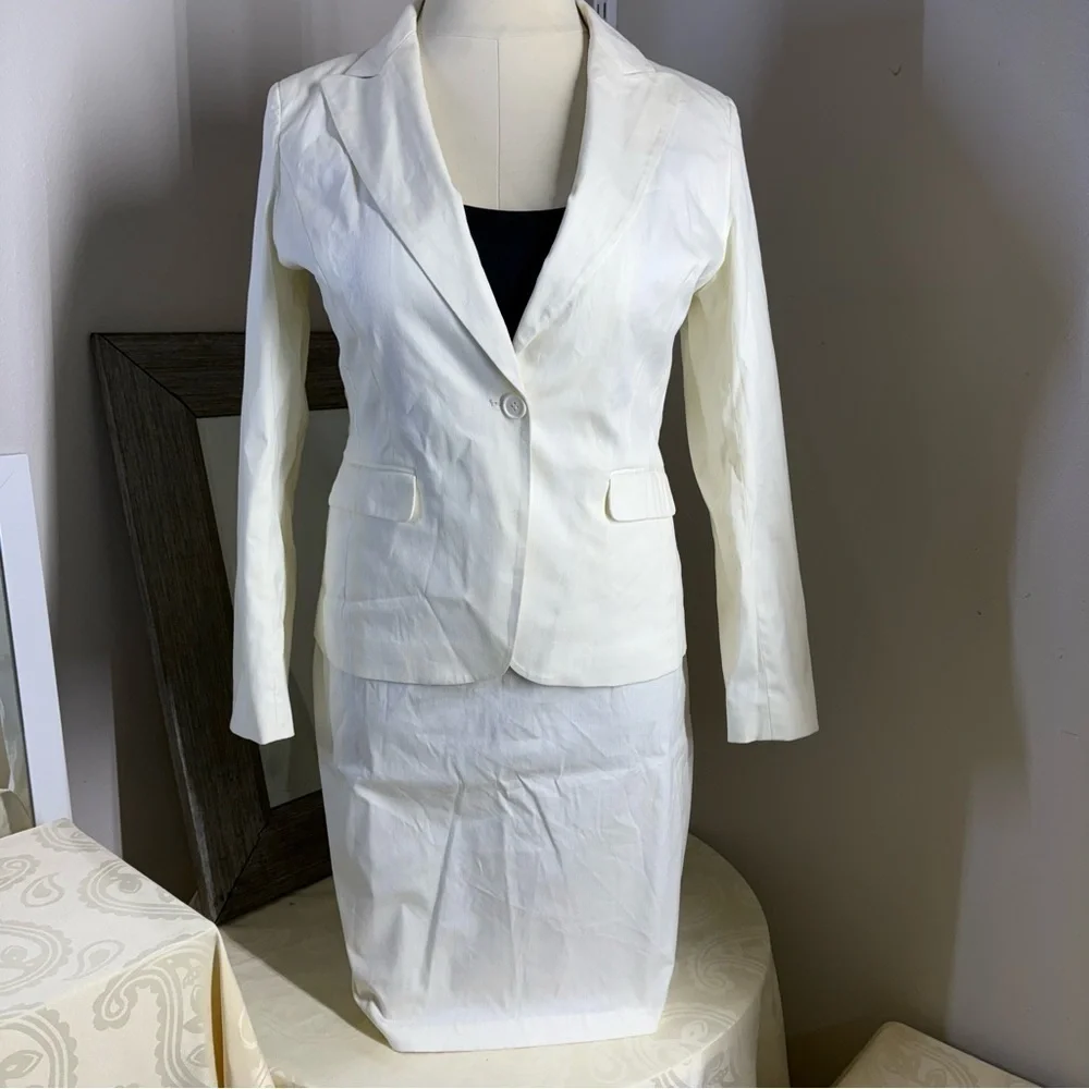 New York & Company cream color suit set Tailored Blazer with Notched Lapels